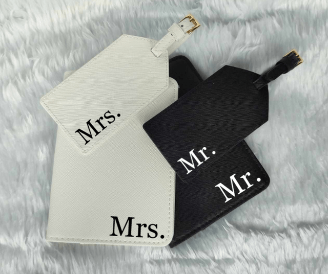 Mr & Mrs matching travel set - 2 x passport holder & luggage tag