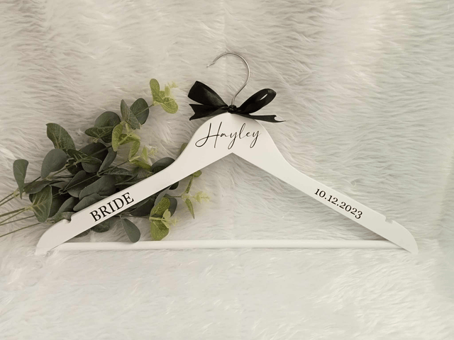White Hanger